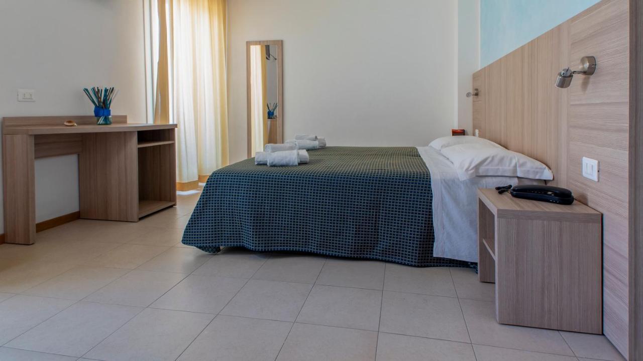 Hotel President'S Pesaro Exterior photo