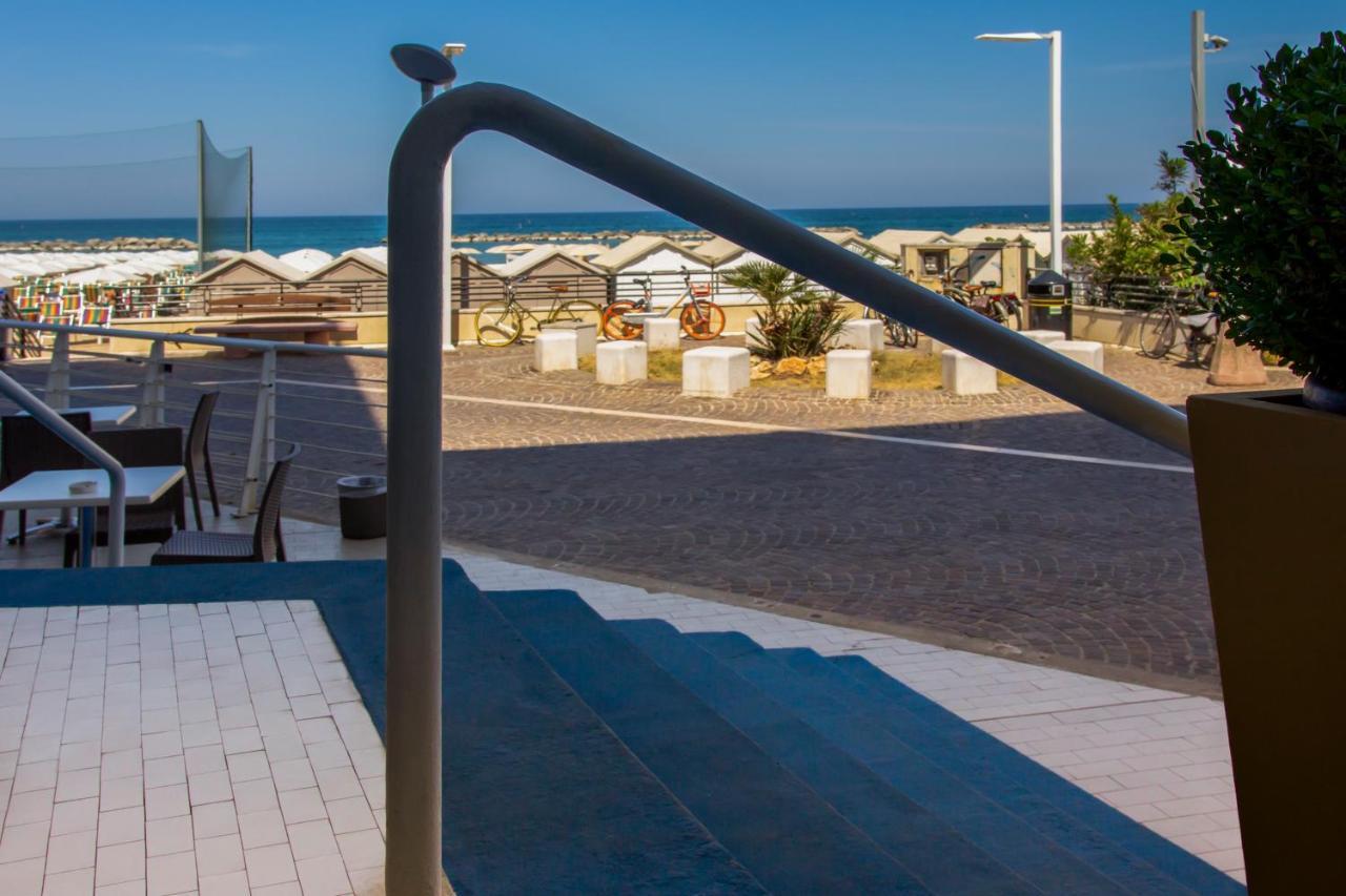 Hotel President'S Pesaro Exterior photo