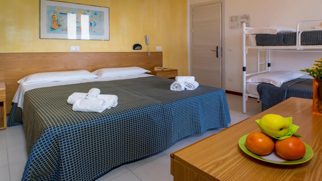 Hotel President'S Pesaro Exterior photo