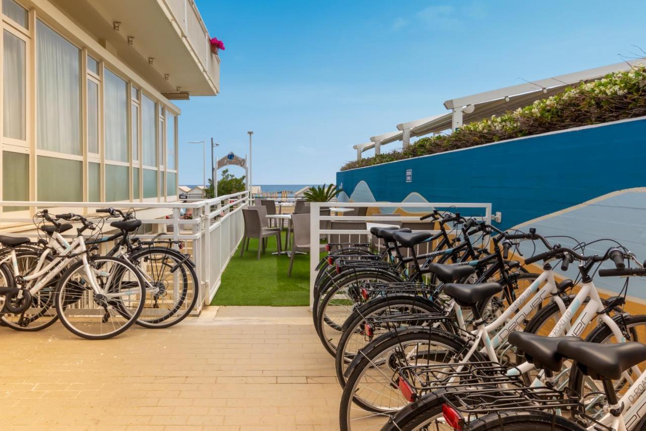Hotel President'S Pesaro Exterior photo